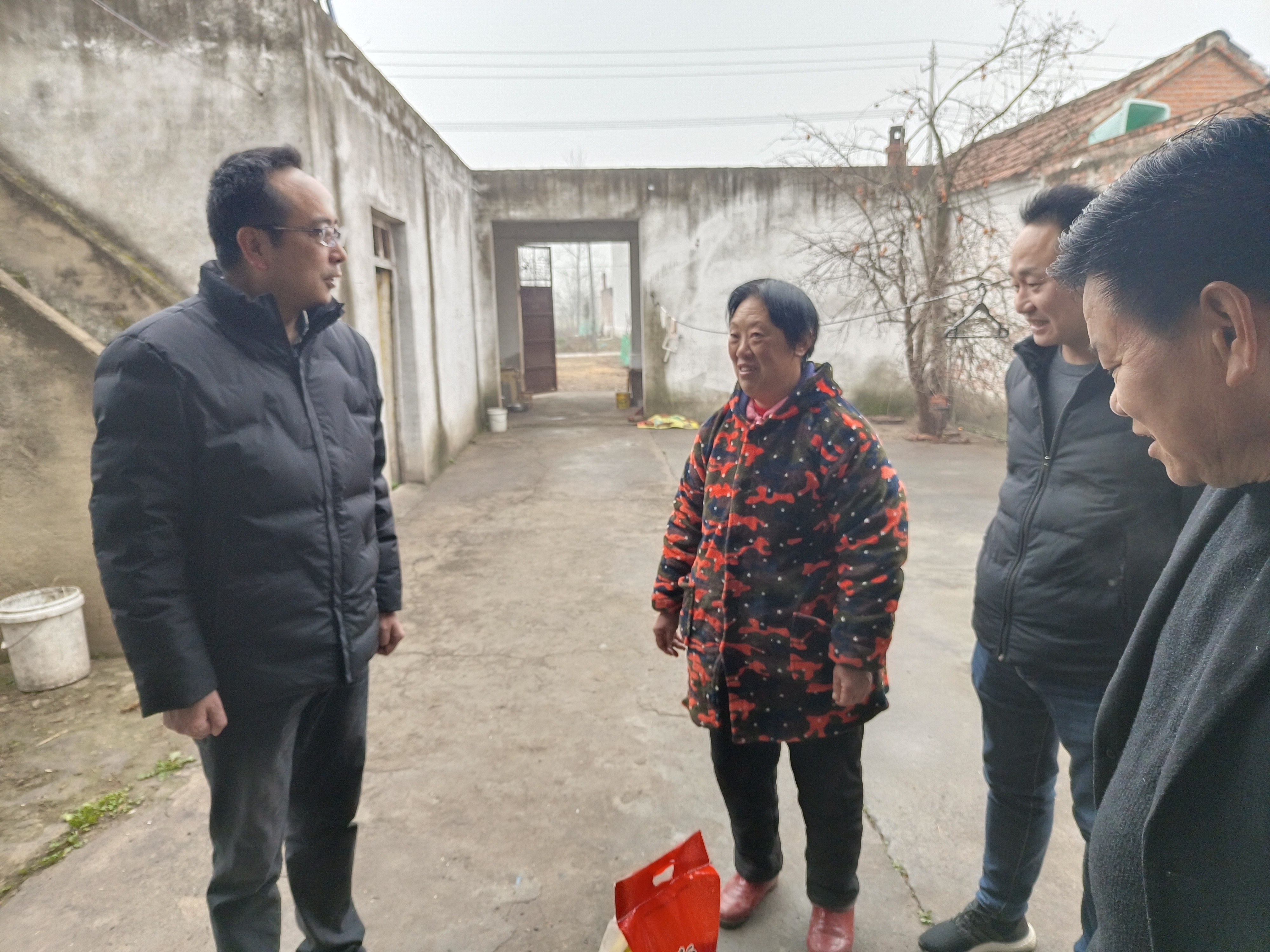 新春慰问送温暖  浓浓关怀见真情(图1)