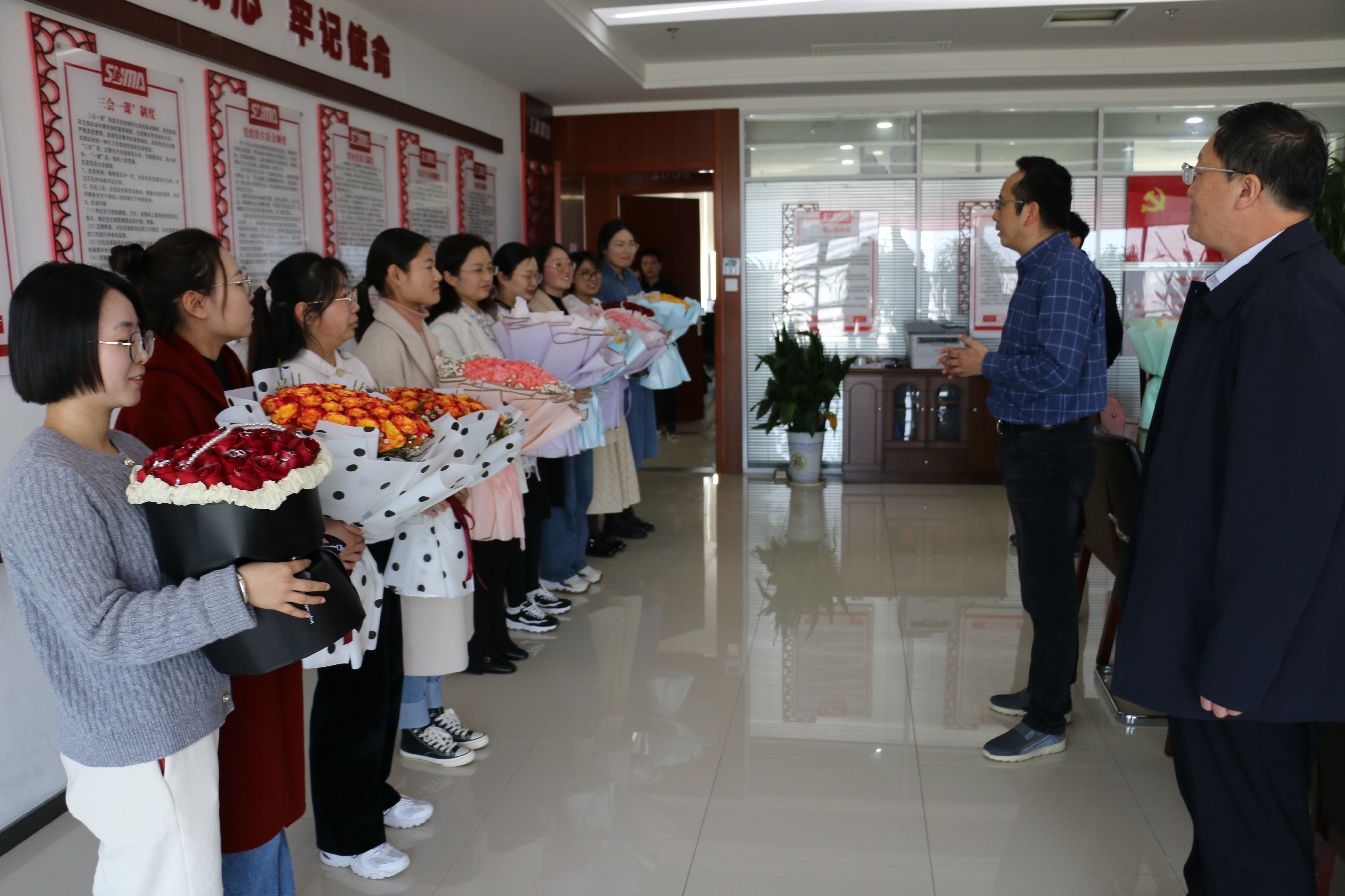 永利3044noc集团开展“三八”妇女节活动(图1)