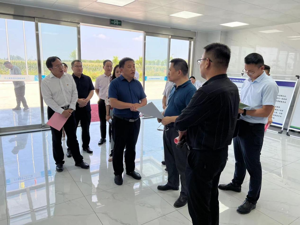 姚晓军一行莅临渭南清荷调研(图1)